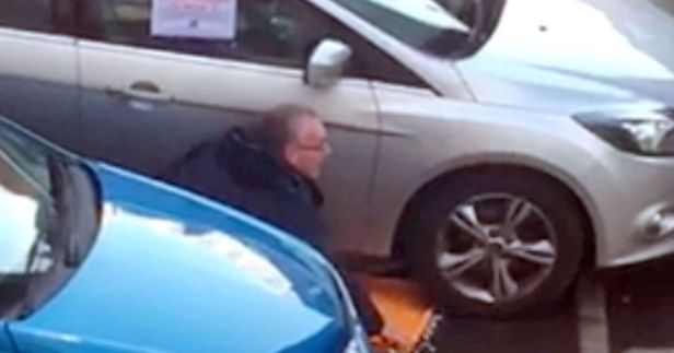 PAY-SF-Gerry-Kelly-Clamped-1_Lewis